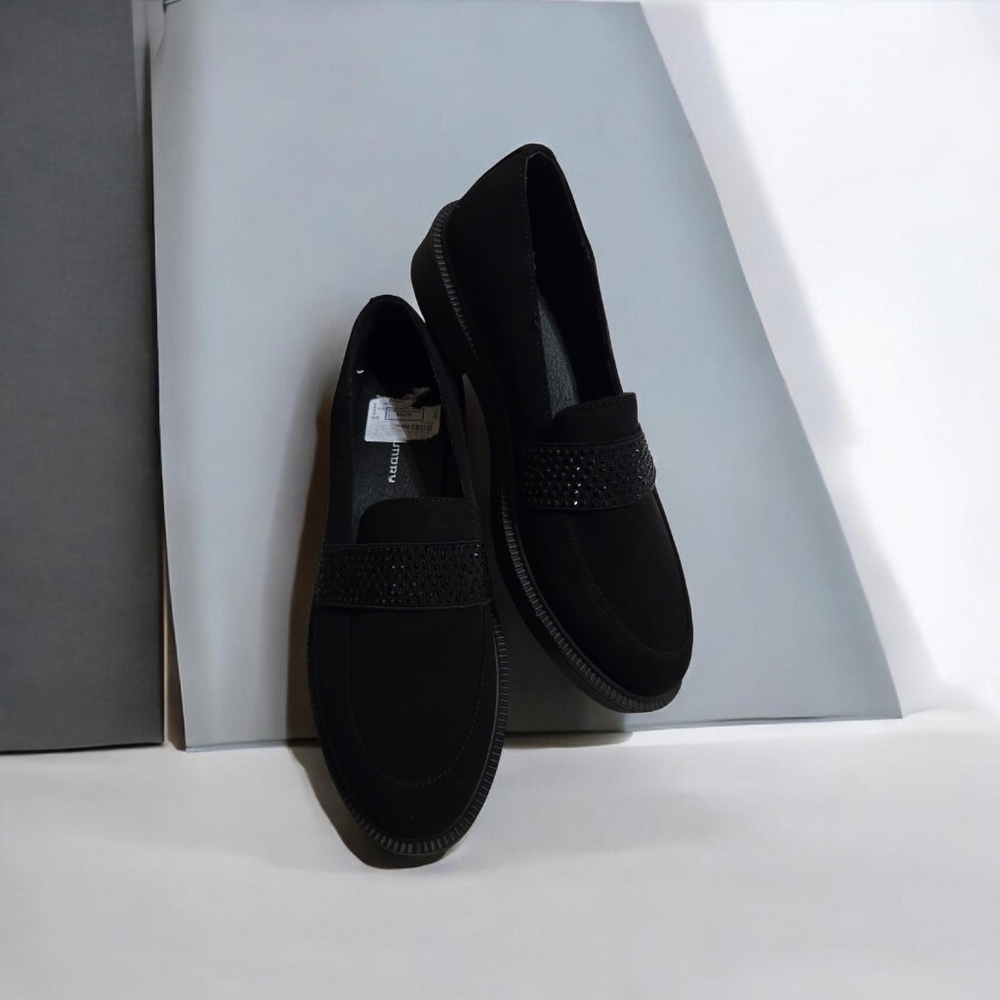 Womens Black Slip-On Loafers with Embellished Band By CLaundry Size 8 NWOB